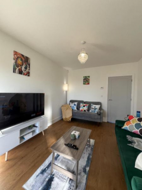 New Peaceful Luxury Home with free ParkingWiFi Sheffield